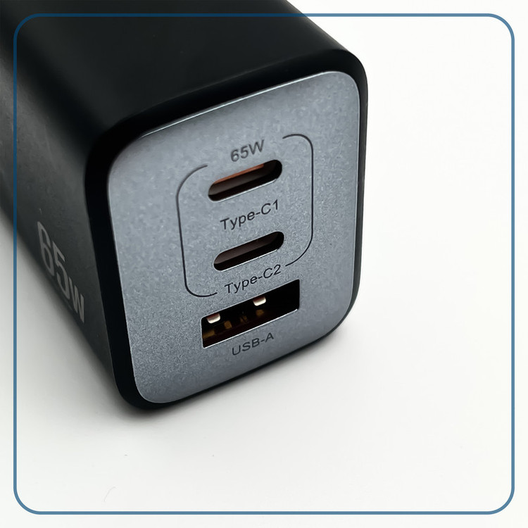 شارژر دیواری 65 وات وونک مدل PD-65W به همراه کابل USB-C