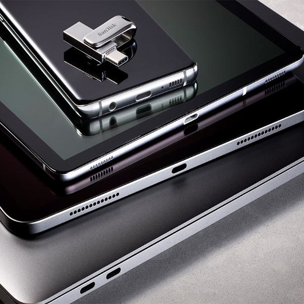 فلش مموری سن دیسک مدل Luxe ظرفیت 32 گیگابایت سرعت خواندن 150 مگابایت بر ثانیه اتصال USB-C طراحی ساده و وزن 19 گرم