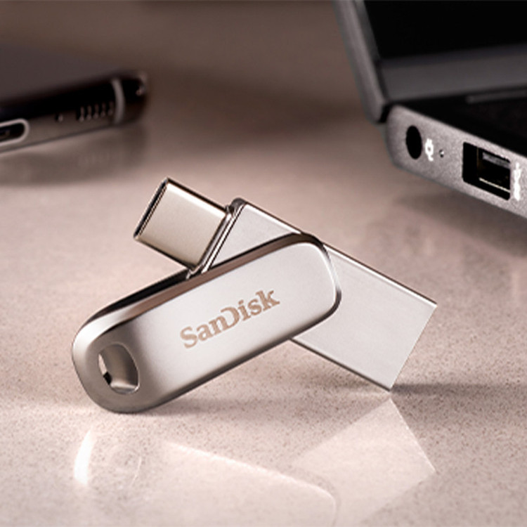 فلش مموری چرخشی 128 گیگابایتی سن دیسک مدل Ultra Dual Drive Luxe با رابطهای USB Type-A و USB Type-C، استاندارد USB 3.2 Gen1 و بدنه فلزی